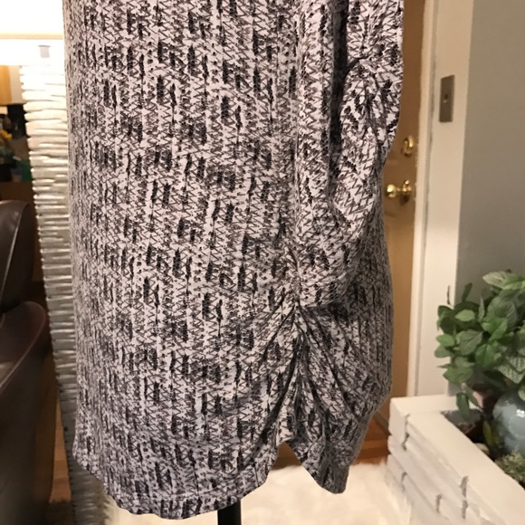 TRADED Rose and Olive rouched top. - Picture 4 of 5